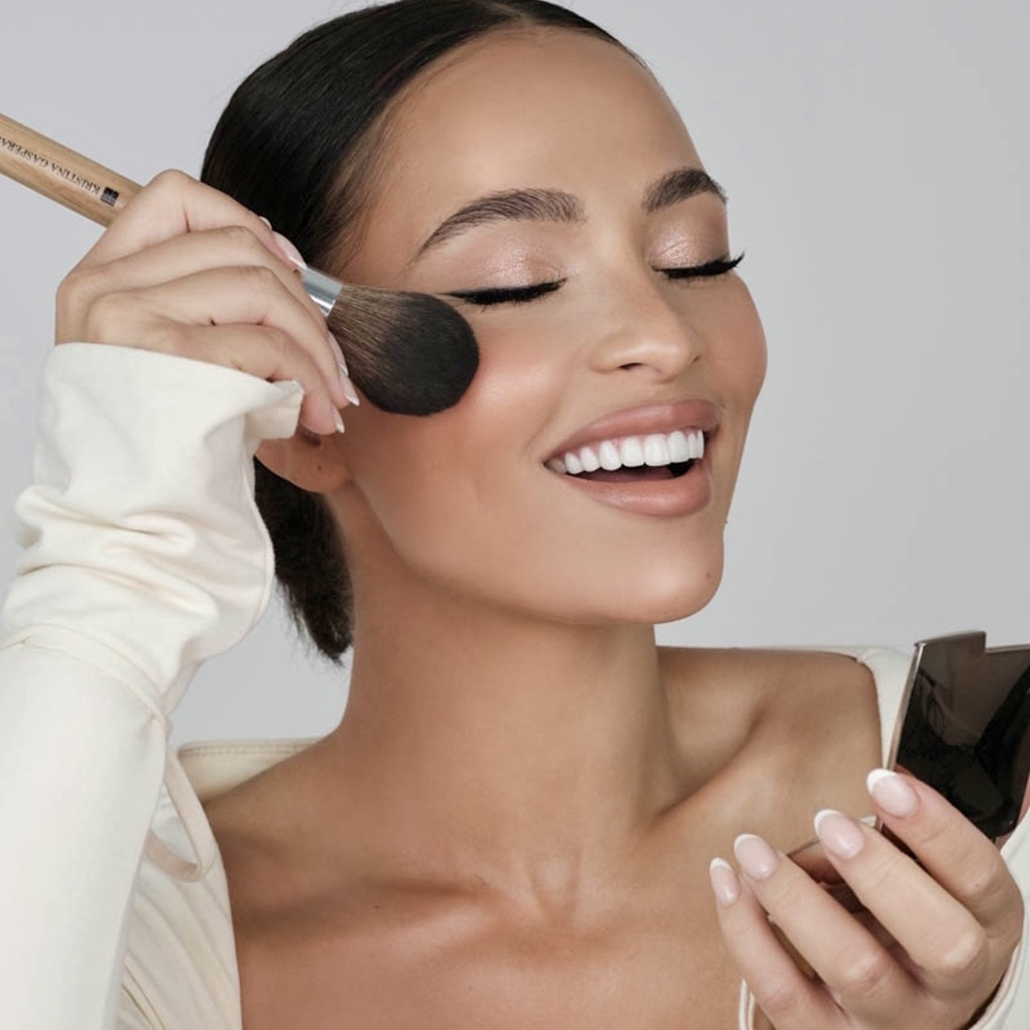 Foundation/Sculpting K-Brush- Vegan Makeup Brush – Kristina